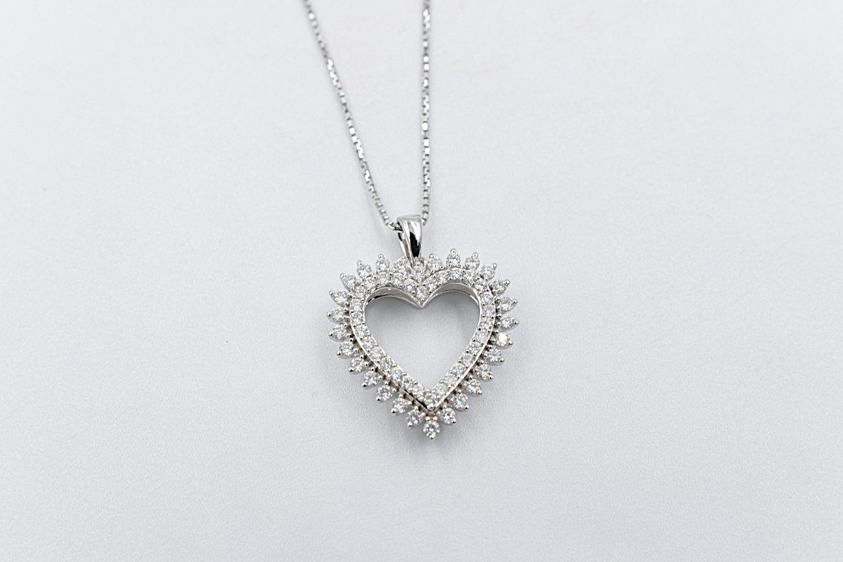 10K White Gold Diamond Heart Pendent SKP25072