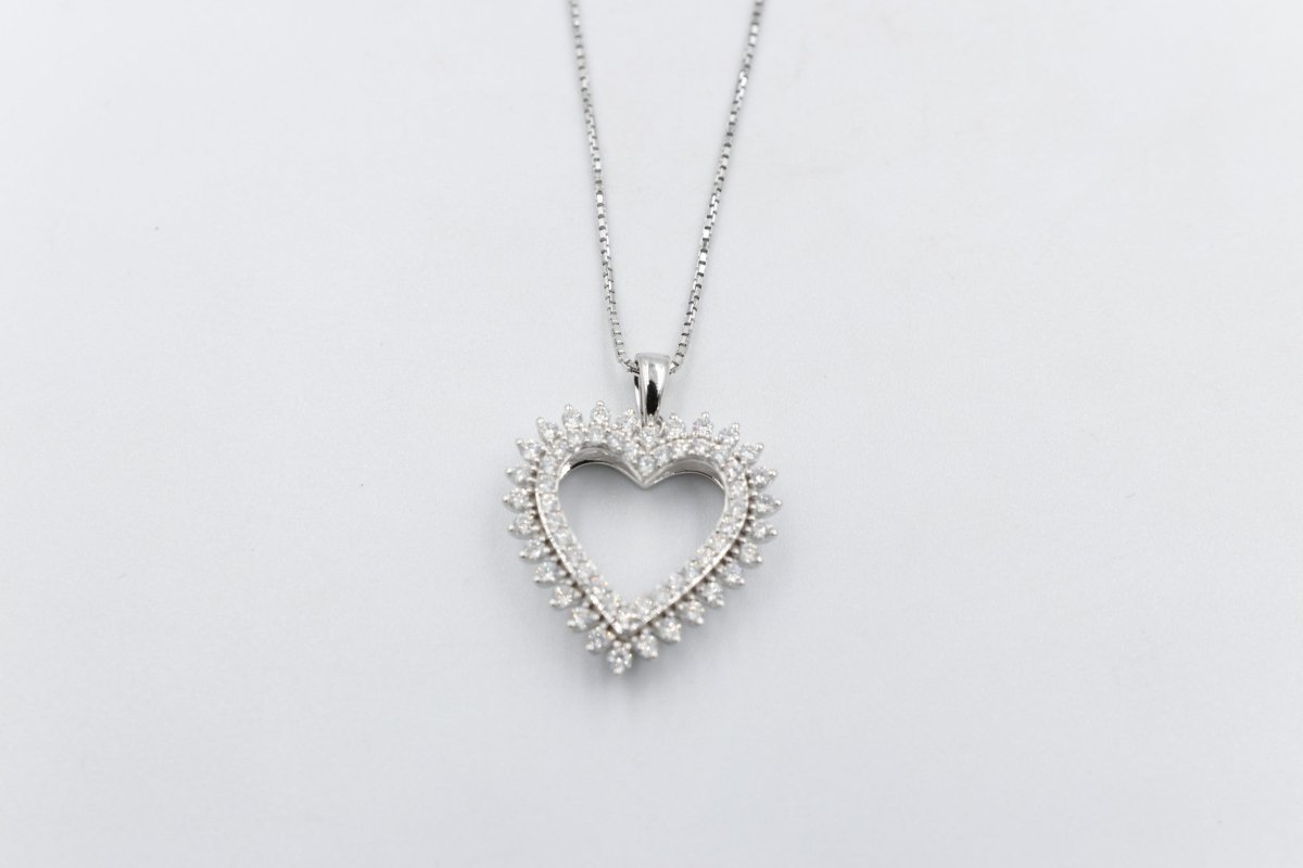 10K White Gold Diamond Heart Pendent SKP25072