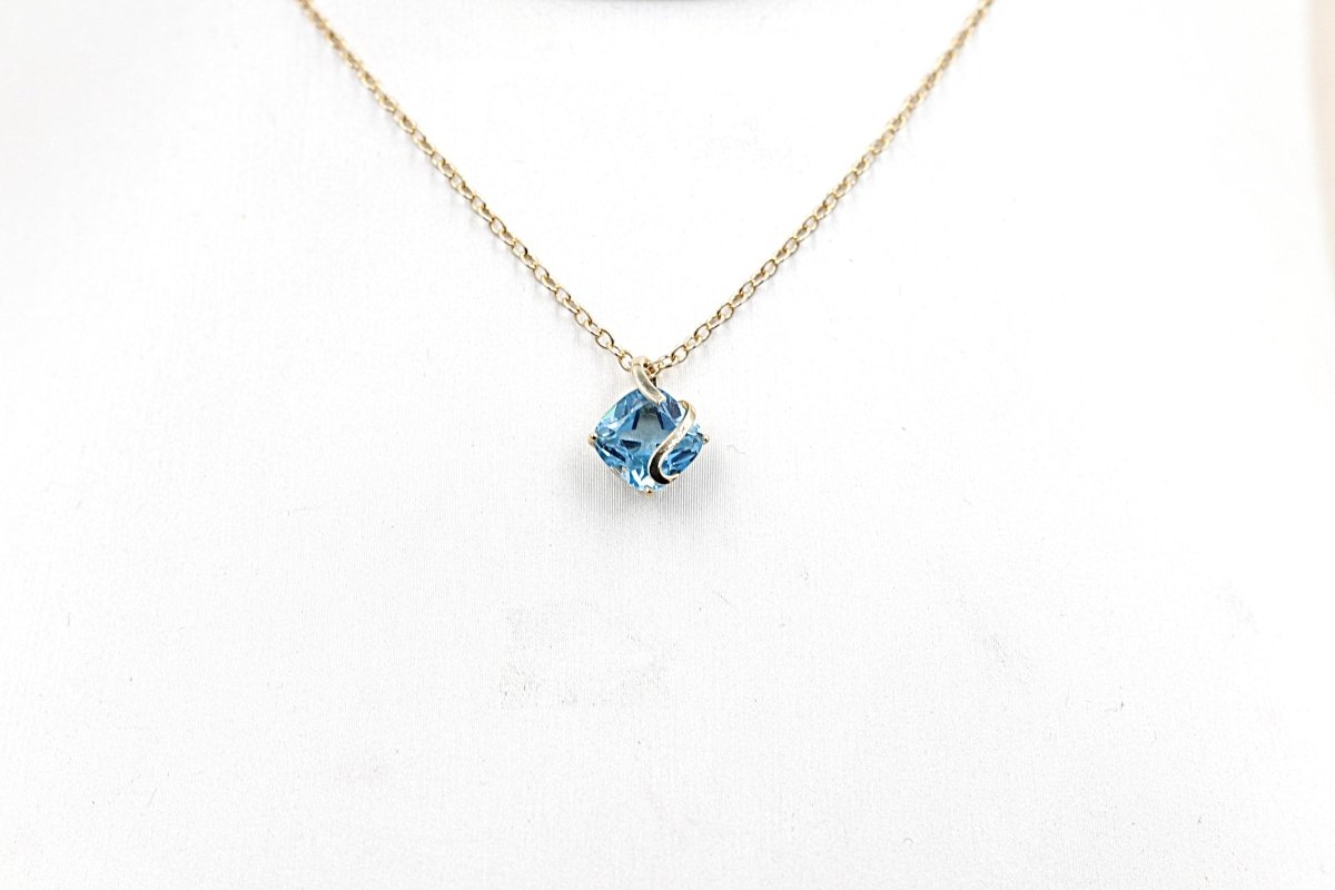 9ct Gold set Blue Topaz Pendent 5P0275
