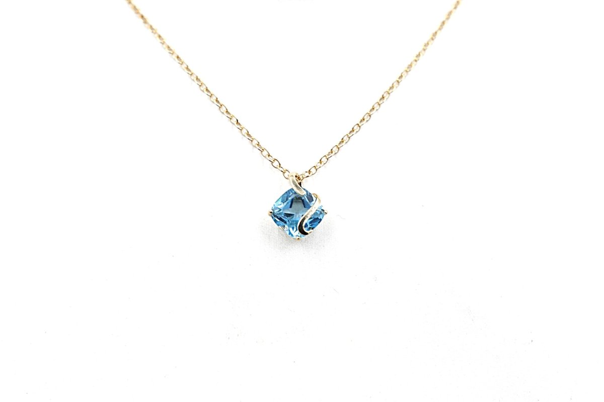 9ct Gold set Blue Topaz Pendent 5P0275