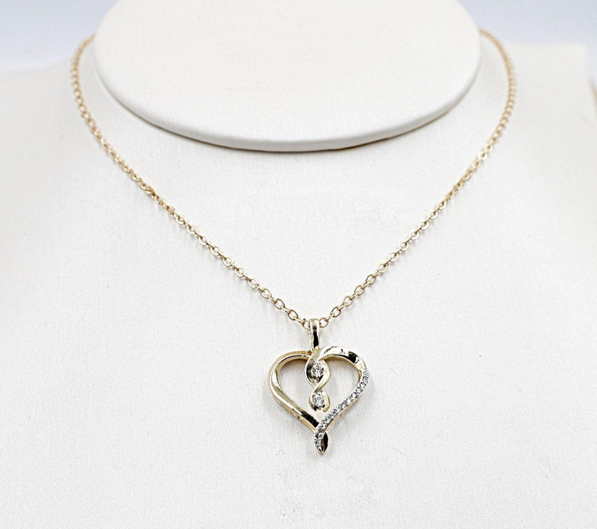 10K Gold Diamond Heart Pendent SKP46616