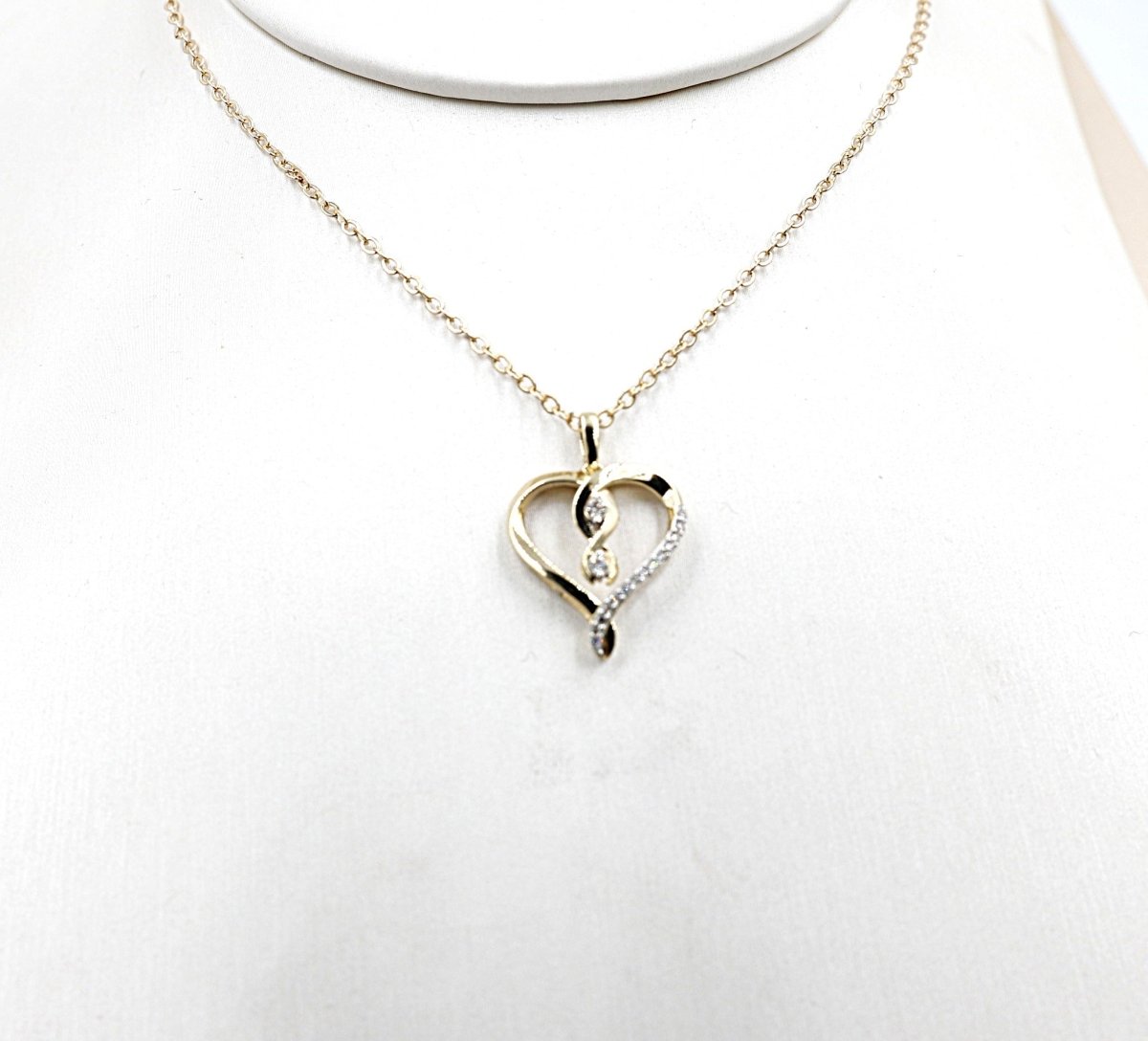 10K Gold Diamond Heart Pendent SKP46616