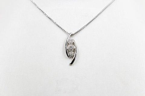 10K White Gold Diamond Pendent SKP39259