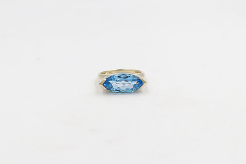 9ct Gold Blue Topaz Fashion Ring