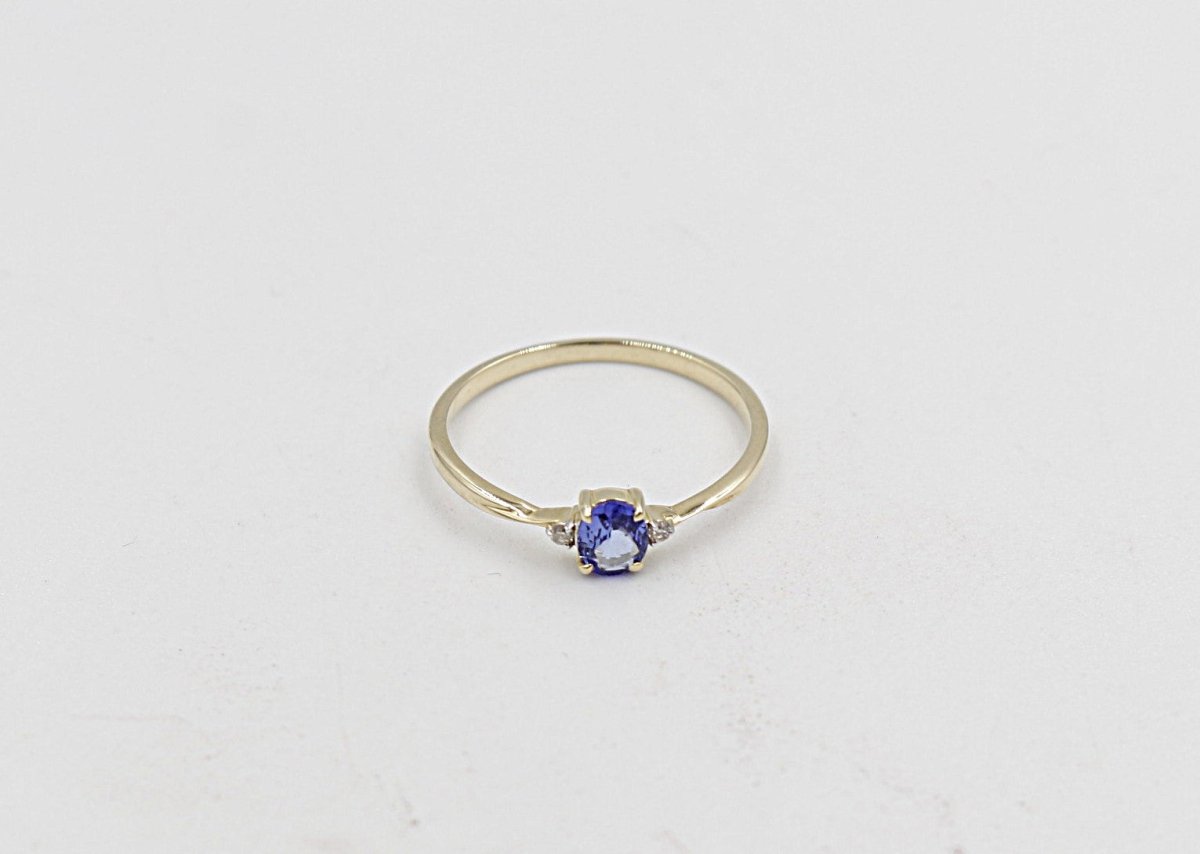 9ct Gold Tanzanite & Diamond ring SYR8197