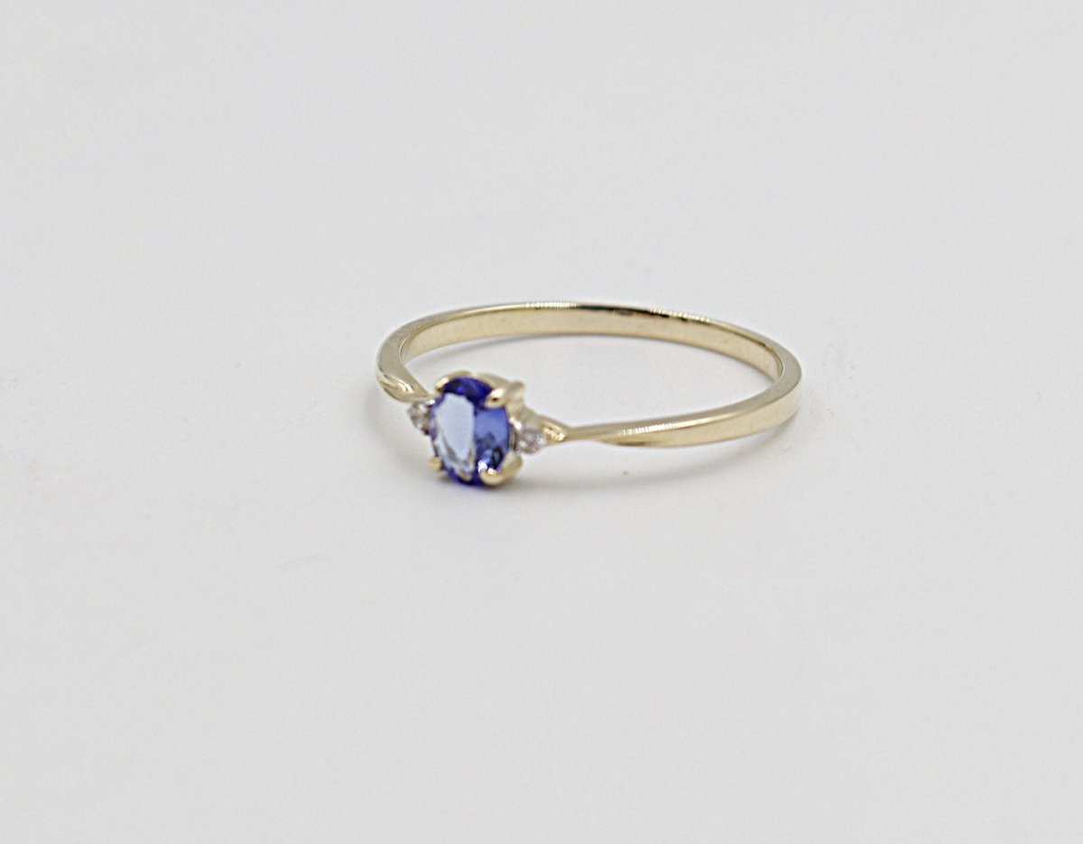 9ct Gold Tanzanite & Diamond ring SYR8197