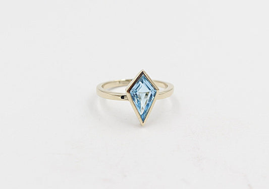9ct Gold Ladies Kite shape SYR8037