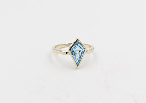 9ct Gold Ladies Kite shape SYR8037