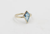 9ct Gold Ladies Kite shape SYR8037