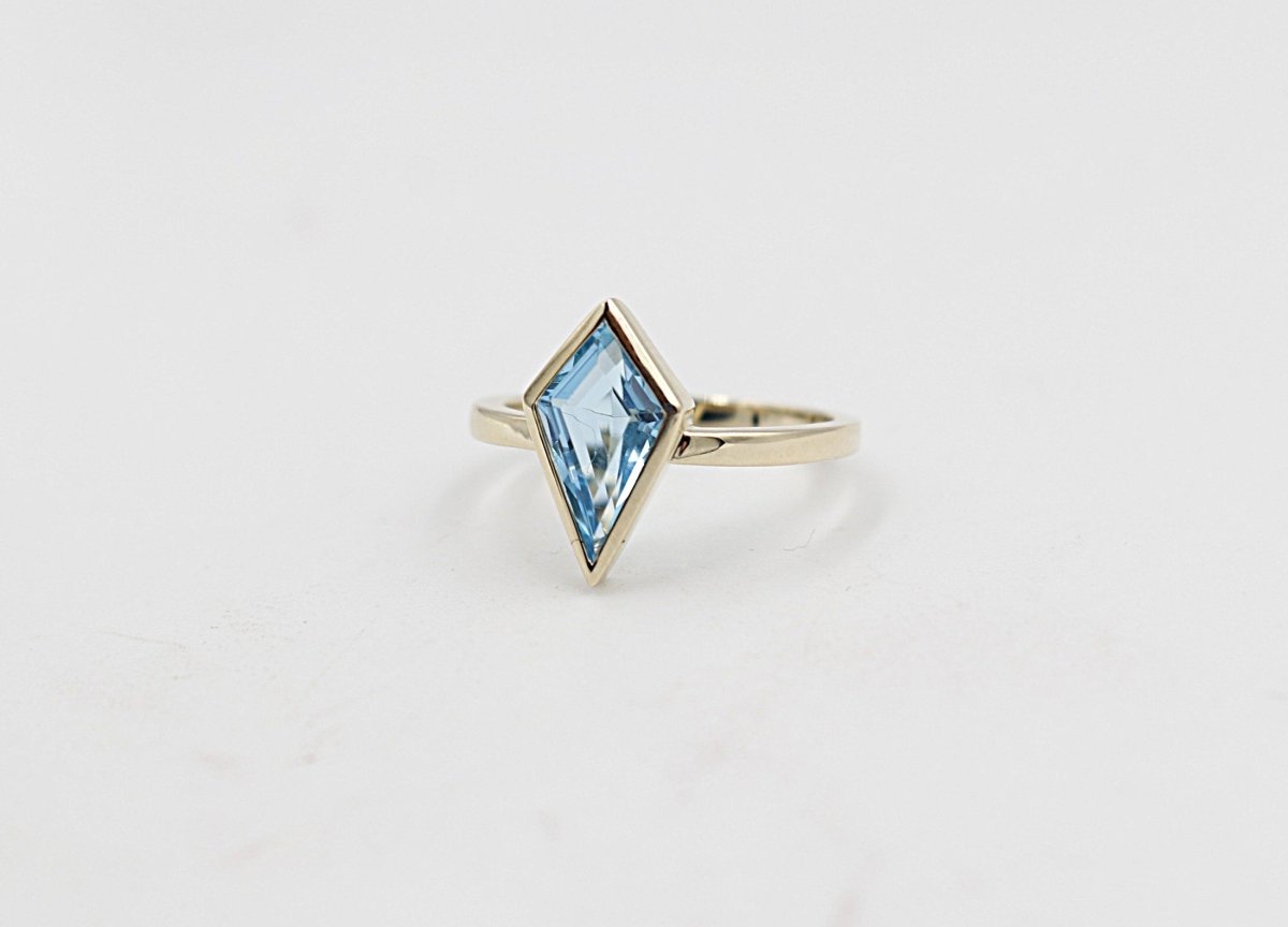 9ct Gold Ladies Kite shape SYR8037