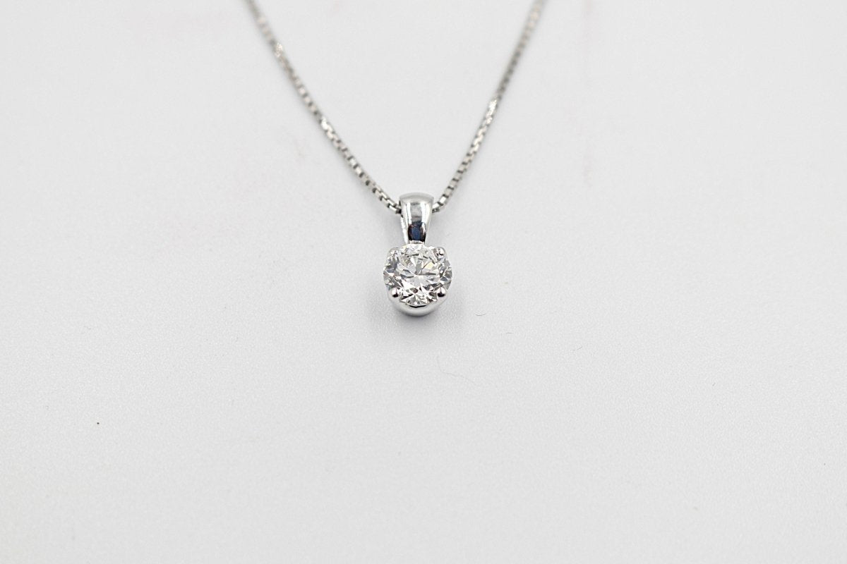 9ct white Gold Lab Grown Diamond Solitaire pendent 1.07ct