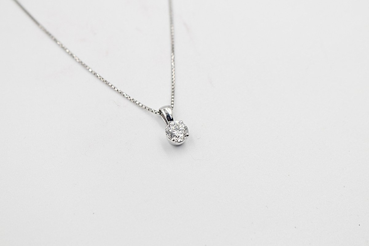 9ct white Gold Lab Grown Diamond Solitaire pendent 1.07ct