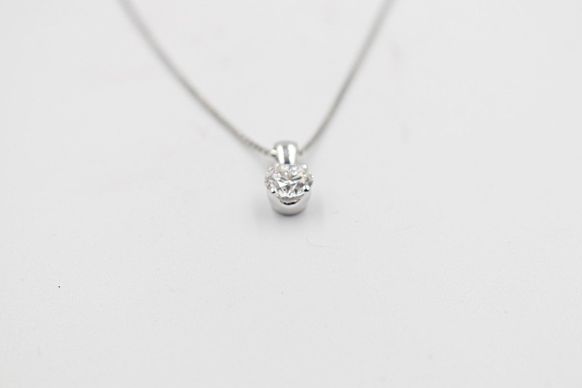 9ct white Gold Lab Grown Diamond Solitaire pendent 1.07ct