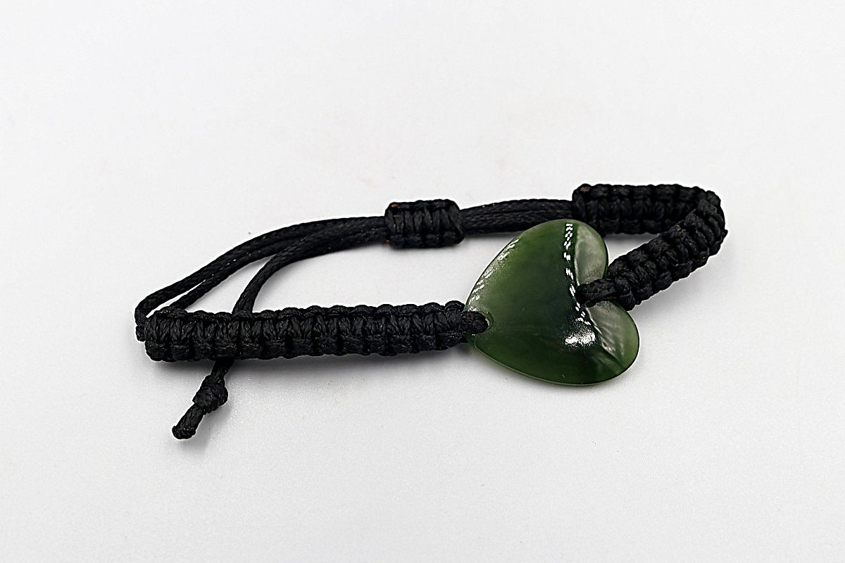 New Zealand Heart Greenstone Macrame Bracelet