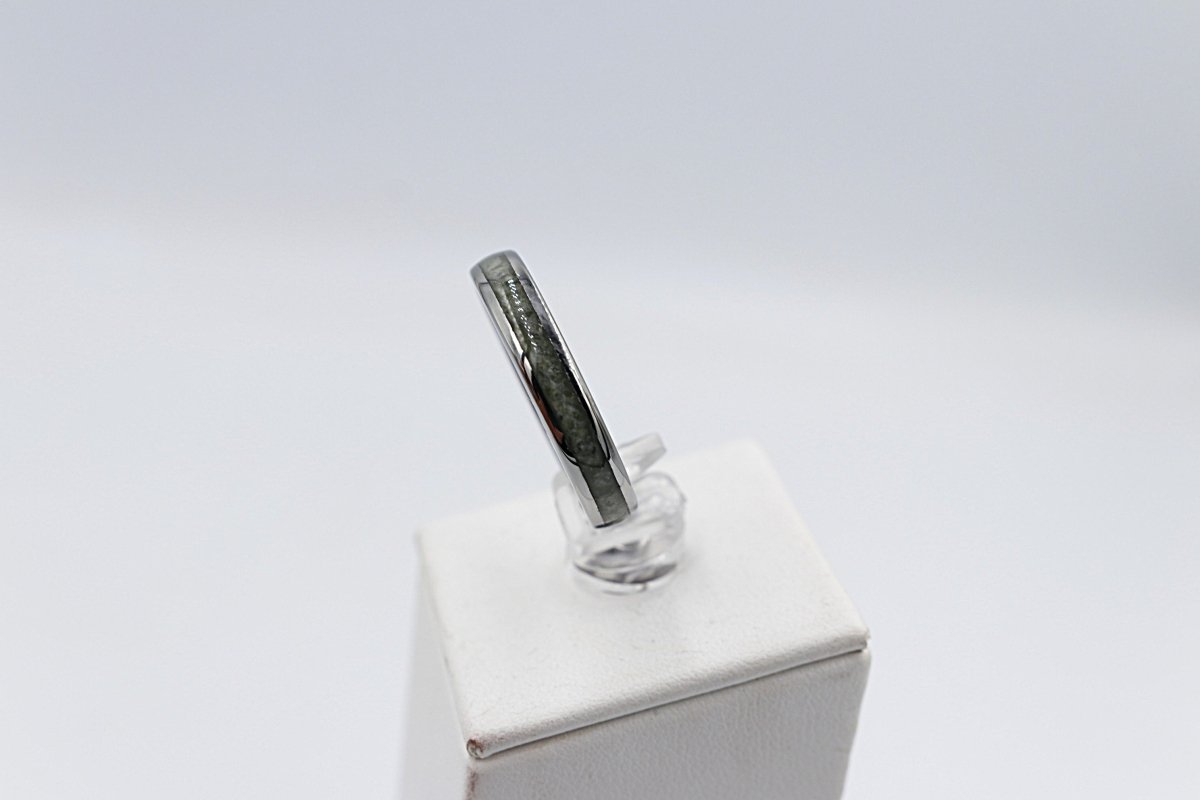 New Zealand Kawakawa Greenstone & Tungsten Carbide Ring 4mm