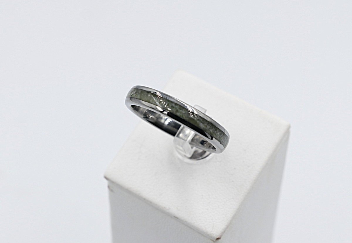 New Zealand Kawakawa Greenstone & Tungsten Carbide Ring 4mm