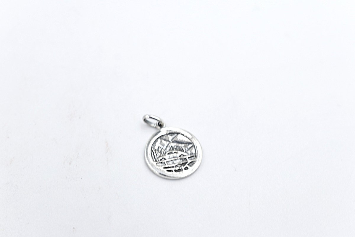 2 pendents