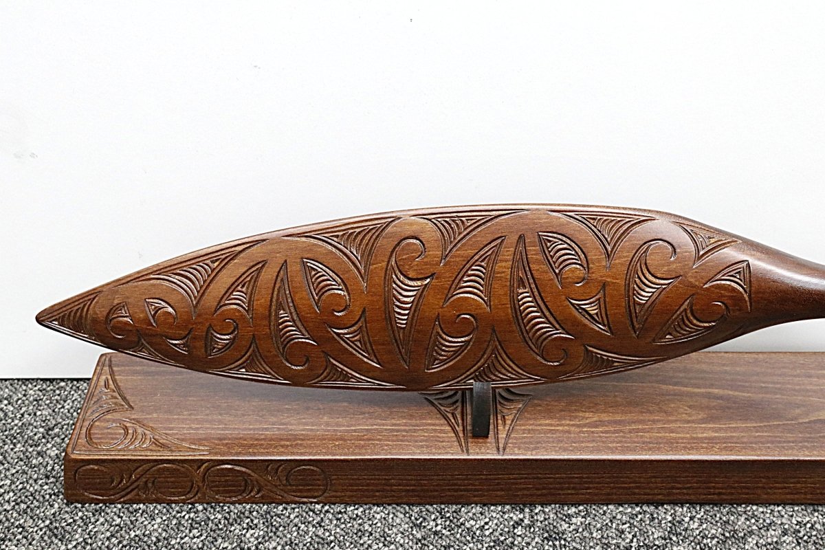 Wooden Hoe – Paddle on base WM541