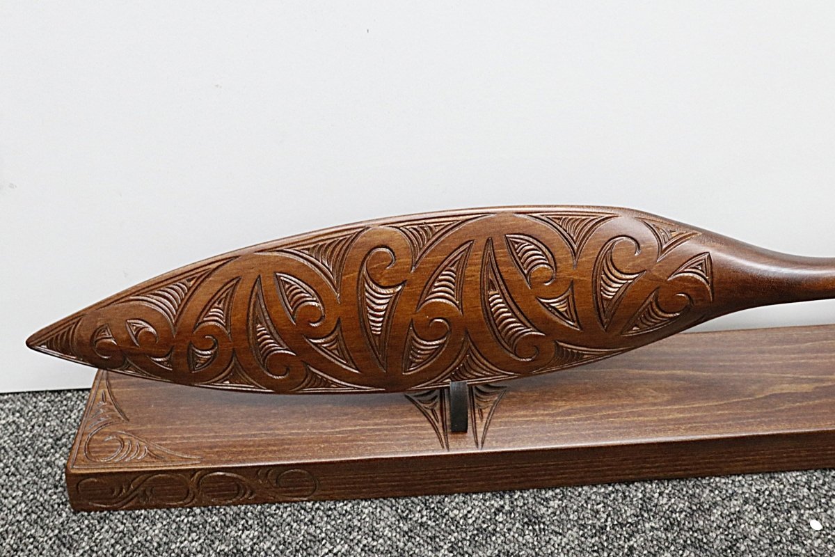 Wooden Hoe – Paddle on base WM541