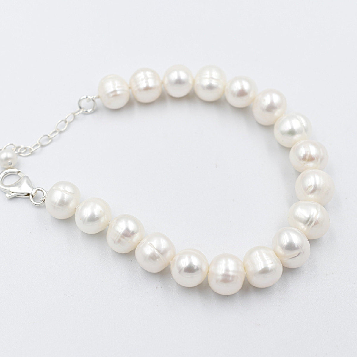 Fresh water Pearl Bracelet with stg Clasps 9 to 9.5mm 514-120AA