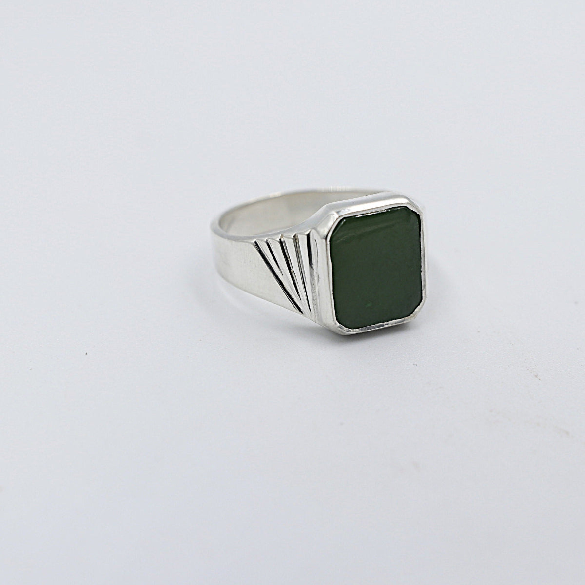 Stg Silver Ring with New Zealand Greenstone 155ALX