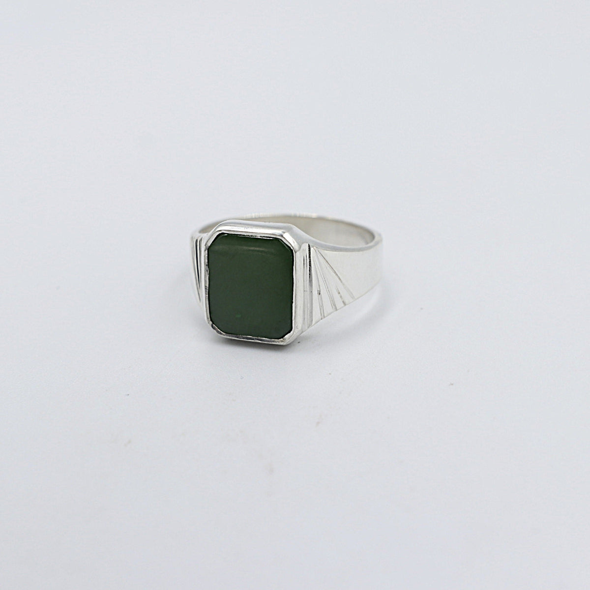 Stg Silver Ring with New Zealand Greenstone 155ALX