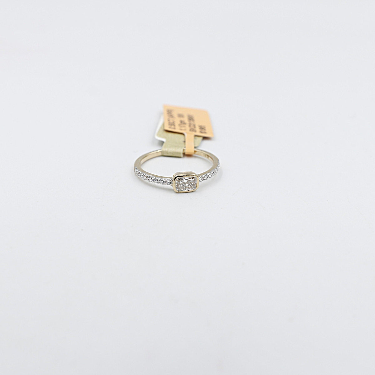 10K Yellow Gold Lab Diamond With Radiant Centre 0.50ct LGR47698