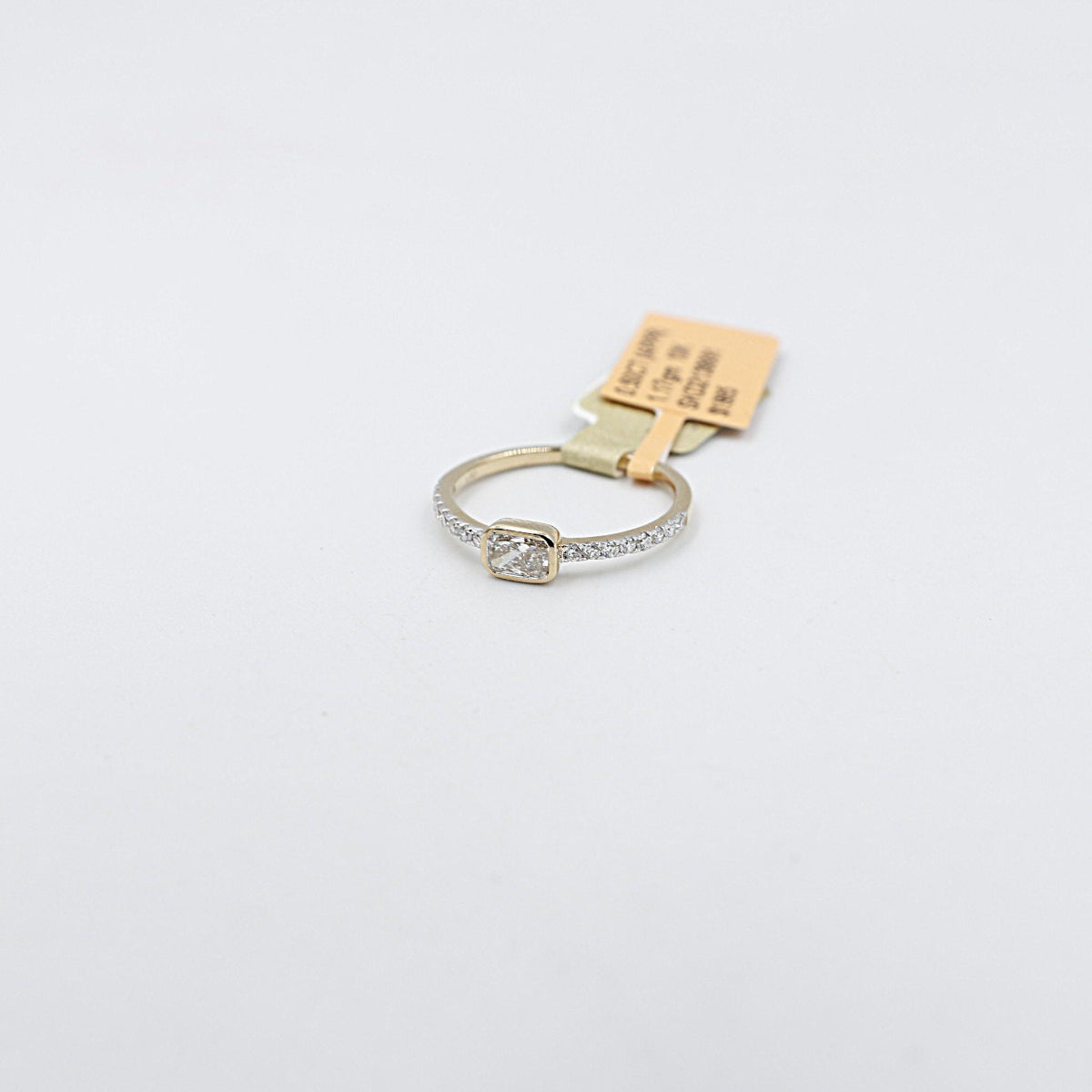 10K Yellow Gold Lab Diamond With Radiant Centre 0.50ct LGR47698