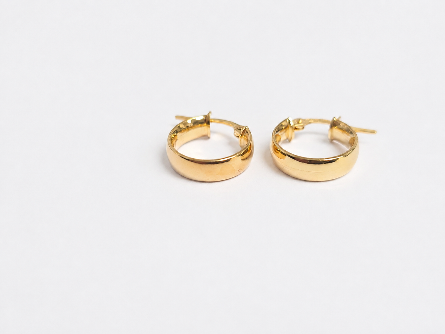 9ct Gold Rounded Side Flat 4mm Hoops 100BC455/99
