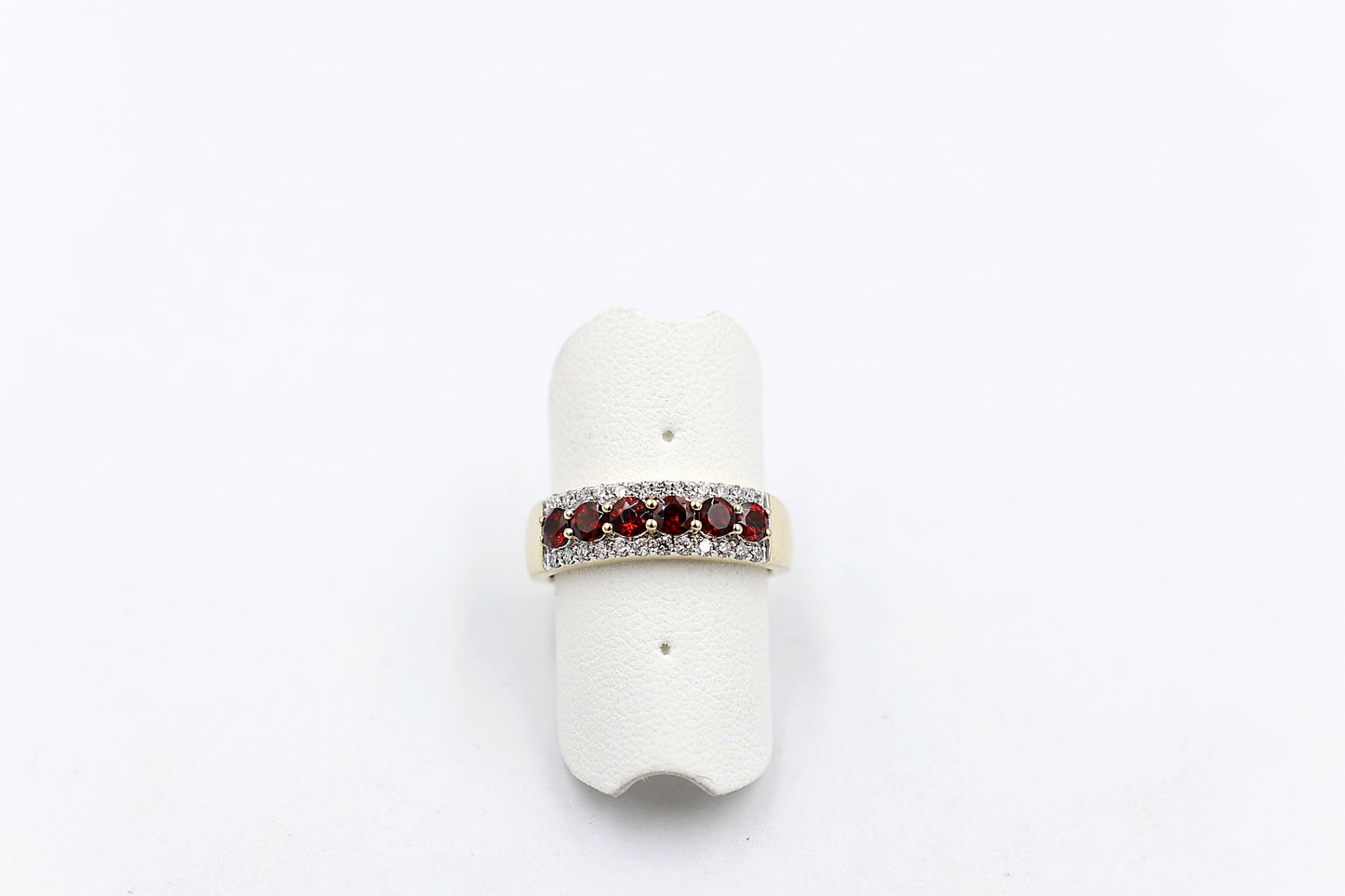 9ct Gold Garnet & Diamond ring SJAURG1070