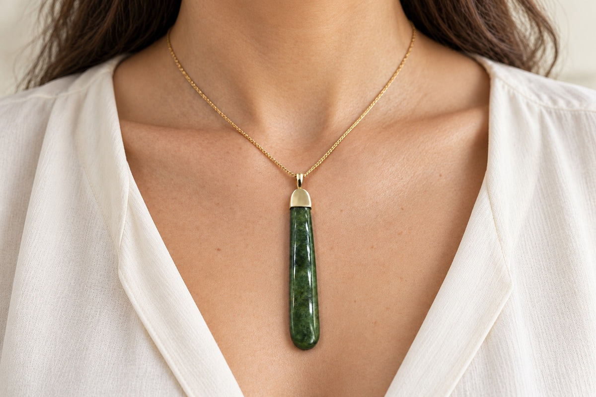 9ct Gold Set New Zealand Greenstone  SJ108