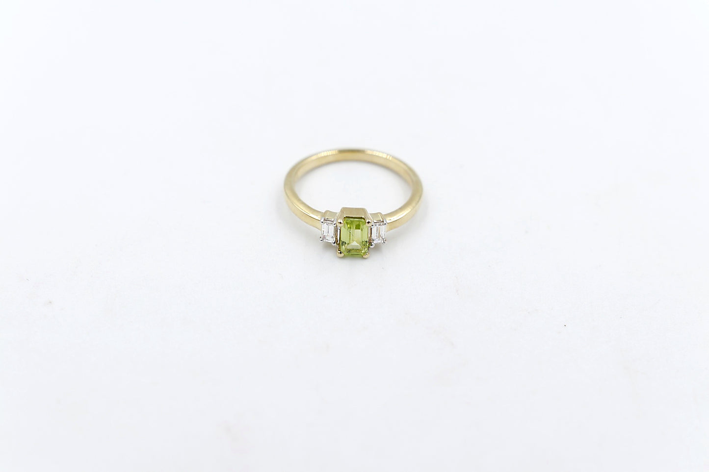 9ct Gold Peridot & Diamond ring AURG1053