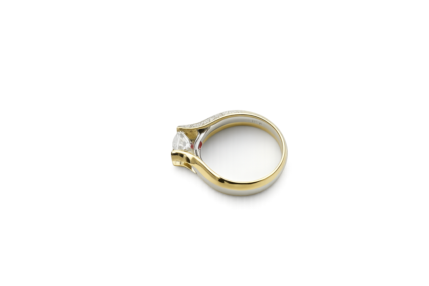 18ct White and Yellow Gold Lab Diamond Solitiare Ring SYR000