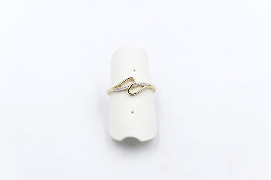 9ct Gold  ring with diamonds AURG1204