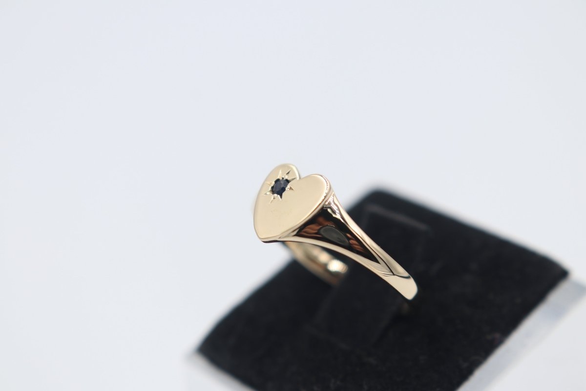 9ct Gold Girls Signet Ring with sapphire