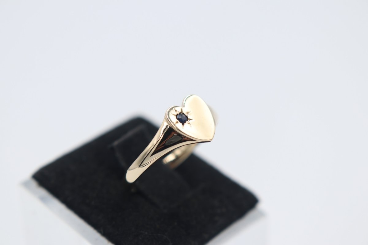 9ct Gold Girls Signet Ring with sapphire