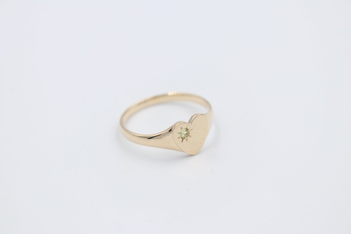 9ct Gold Girls Signet Ring with Peridot