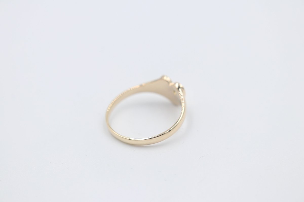 9ct Gold Girls Signet Ring with Peridot