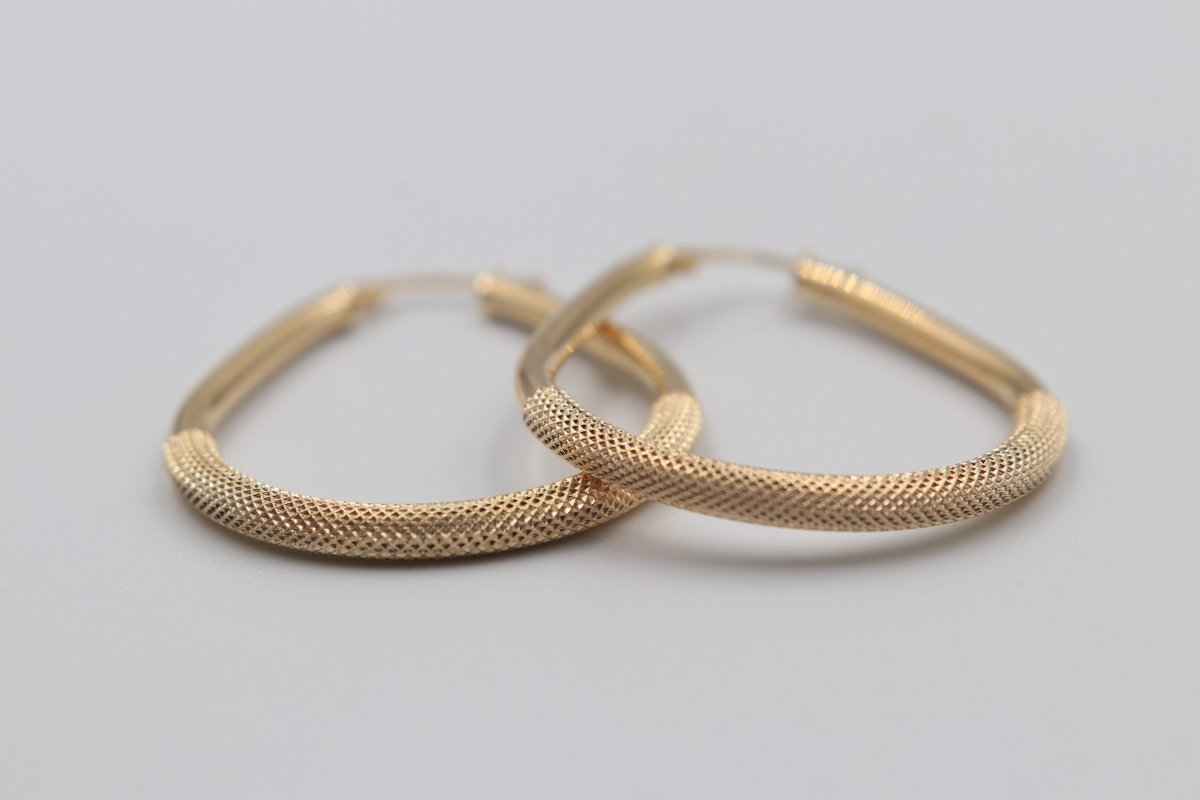 9ct Gold Pattern centre Hoops 30mmGE002