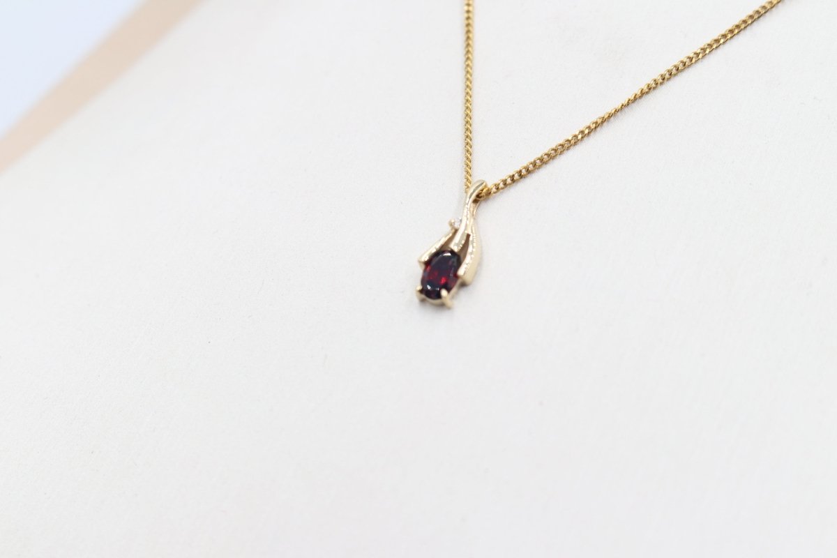 9ct Gold Set Genuine Garnet Pendent