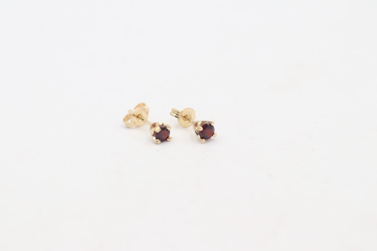 9ct Gold Genuine Garnet Stud Earrings