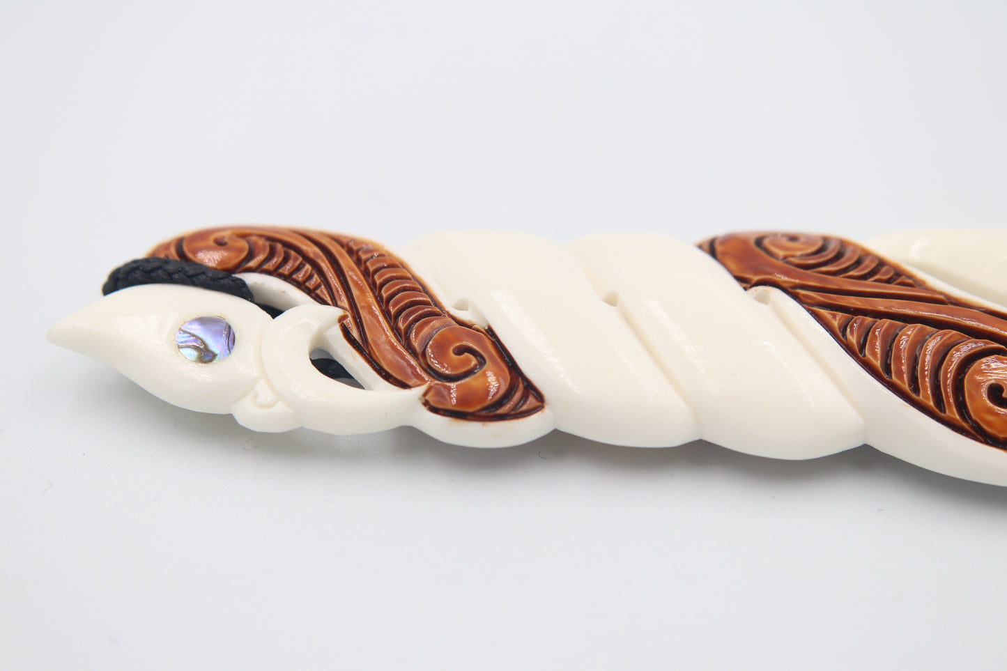 XL Bone Manaia Twist