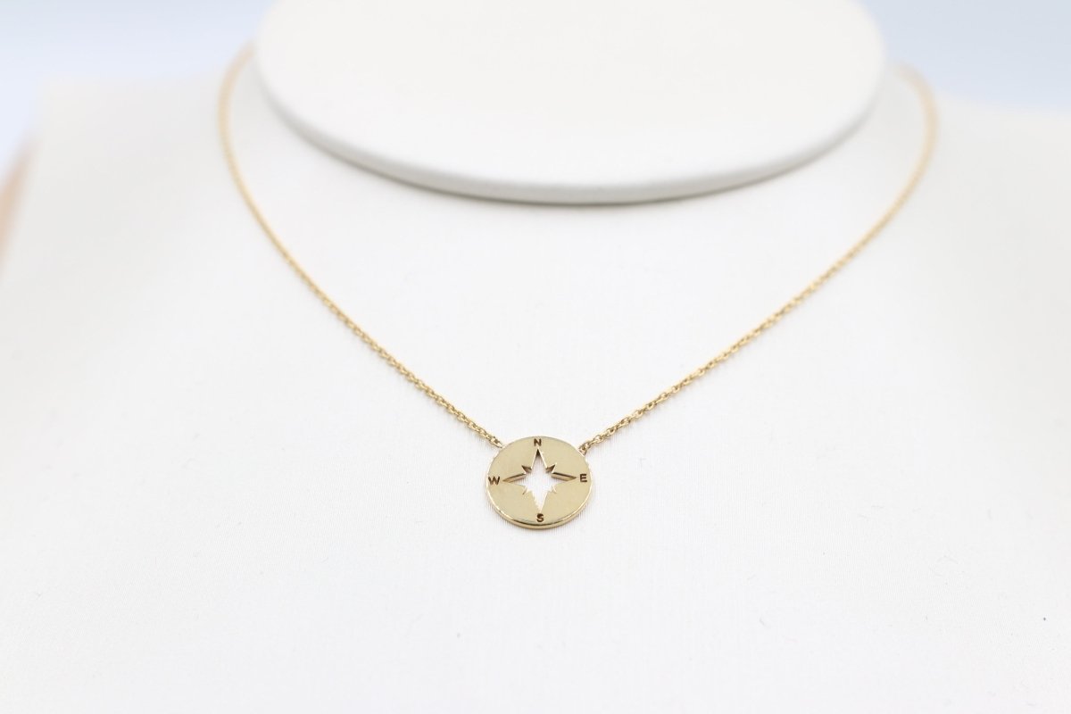 9ct Gold Compass Design Pendent with 9ct Gold Chain