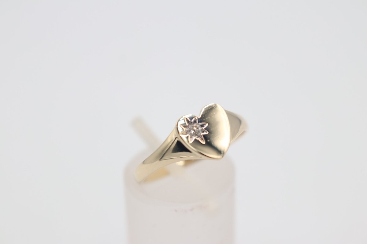 9ct Gold Girls Signet Ring with Diamond
