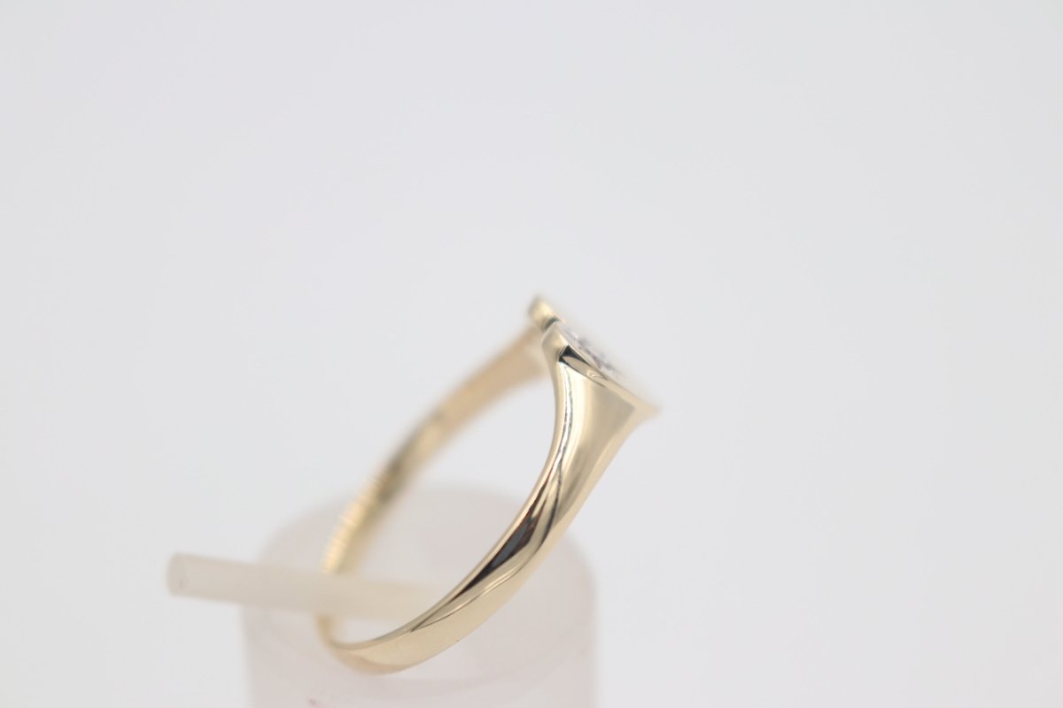 9ct Gold Girls Signet Ring with Diamond