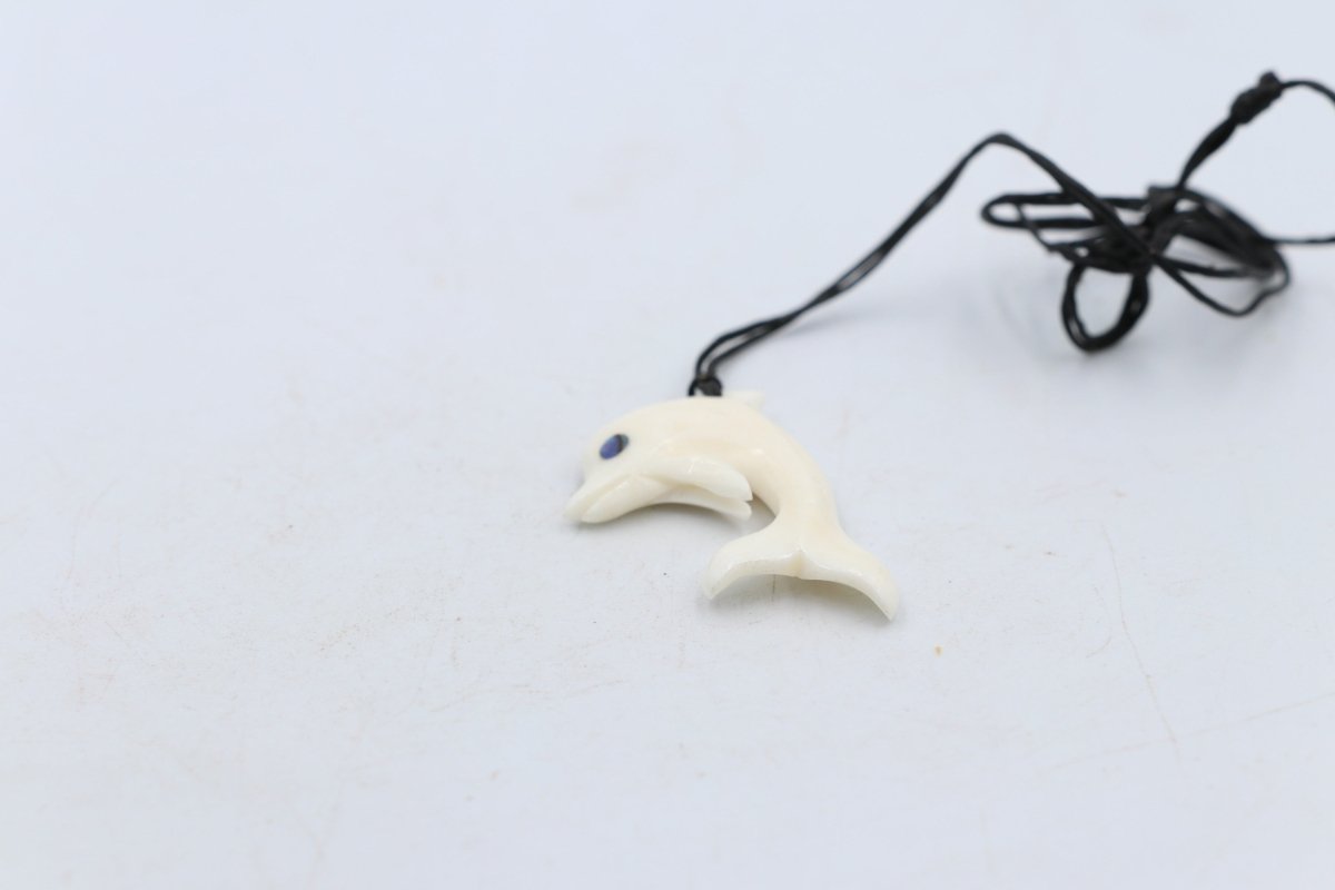 Bone Stylized Hook Pendant - BC081