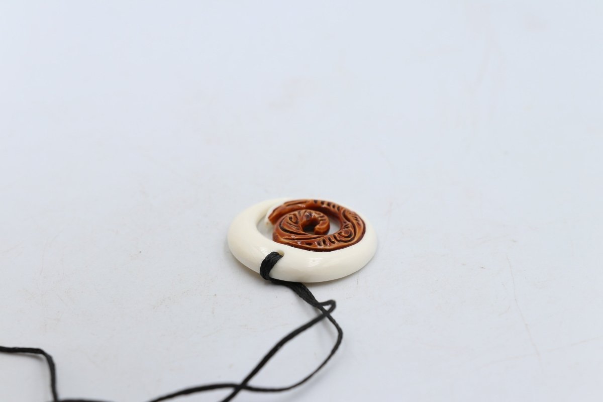 Bone Manaia Hook Pendant - BPM008
