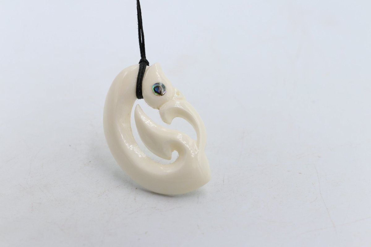 Bone Manaia Hook Pendant - BPM008