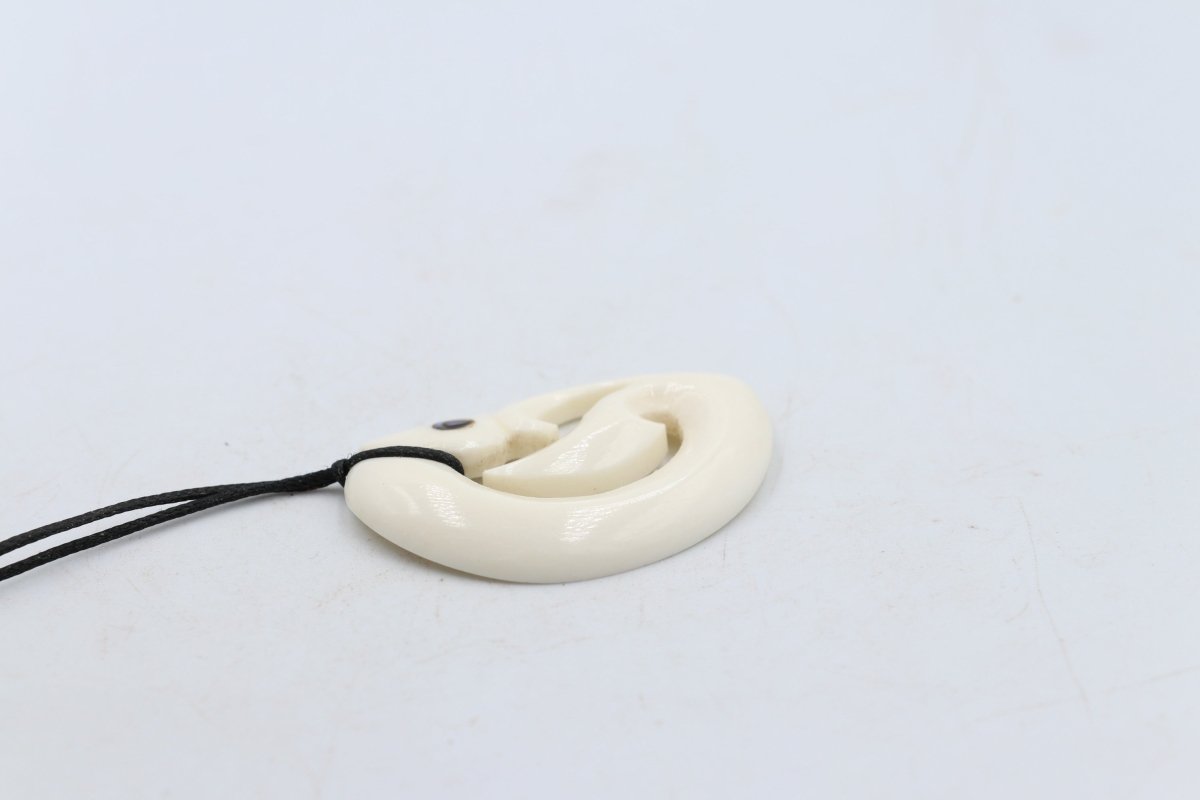 Bone Manaia Hook Pendant - BPM008