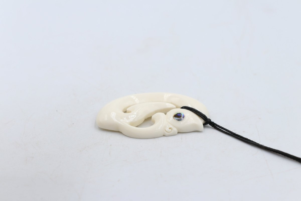Bone Manaia Hook Pendant - BPM008